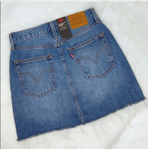 NEW Levi's Premium High Waist Cut Off Denim Skirt - Picture 5 of 8
